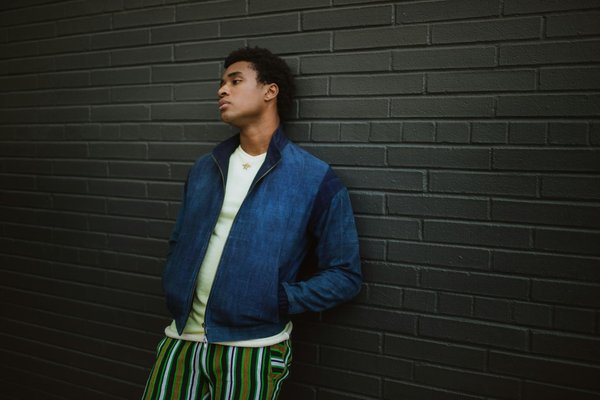 Quels sont les avantages de l'utilisation de l'huile de sésame pour les cheveux secs?